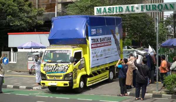 Dewan Dakwah Lepas Konvoi Kemanusiaan untuk Penyintas Banjir dan Longsor Sumatera Dewan Dakwah Lepas Konvoi Kemanusiaan untuk Penyintas Banjir dan Longsor Sumatera